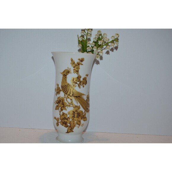 Vintage hand painted Italian peacock cachepot now at devonshire Vintage Vase Gold Peacock and Flowers Antique White Kaiser Kantate